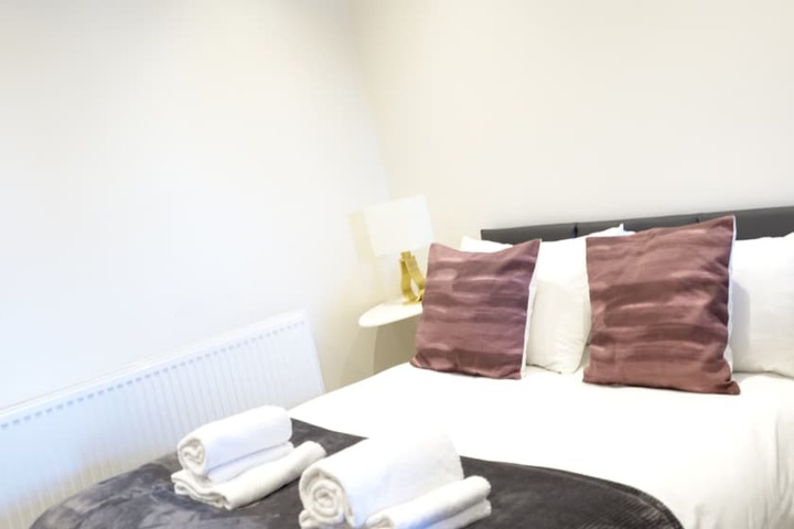 Room 2 of 102