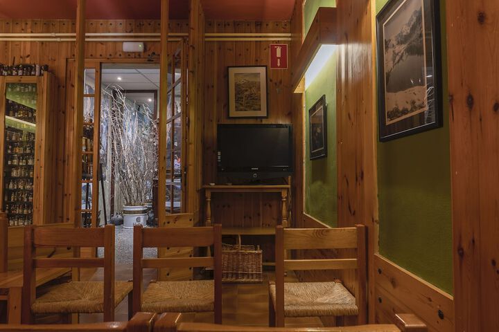 Lounge 62 of 91