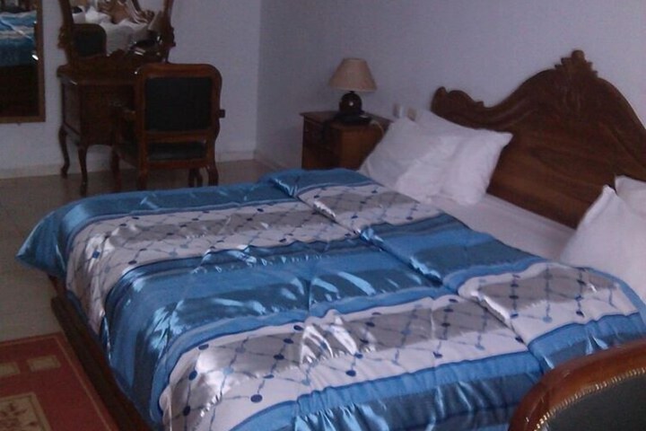 Room 4 of 15