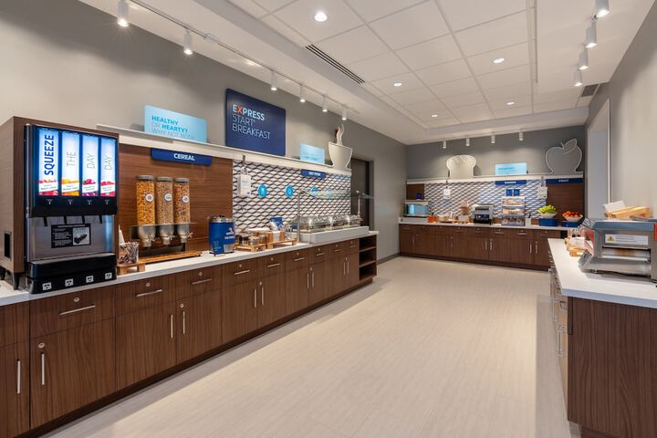 Breakfast/Coffee Service 36 of 48