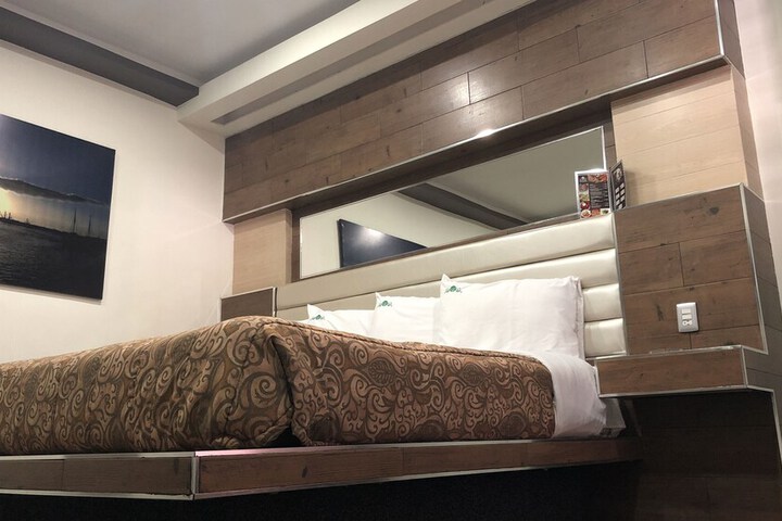 Room 4 of 58