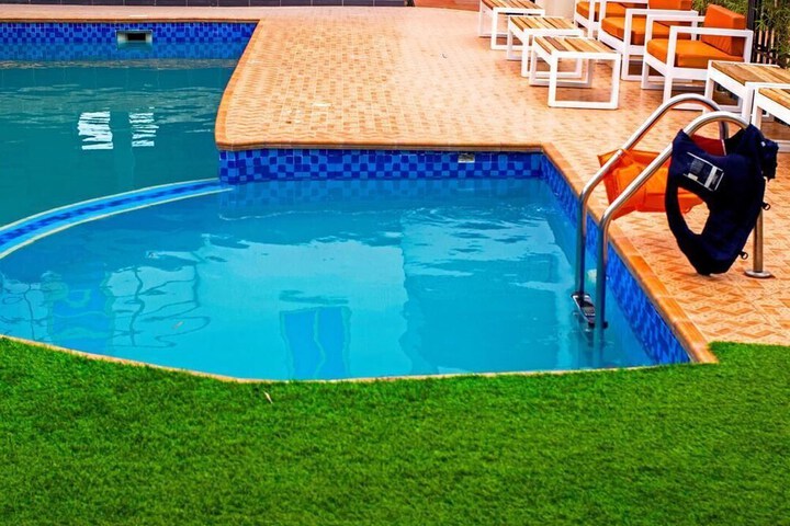 Pool 6 of 8