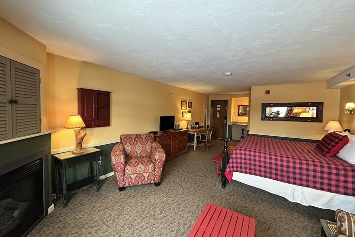 Room 100 of 259