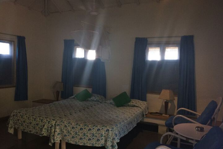 Room 39 of 233