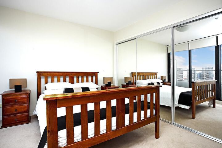 Room 5 of 38