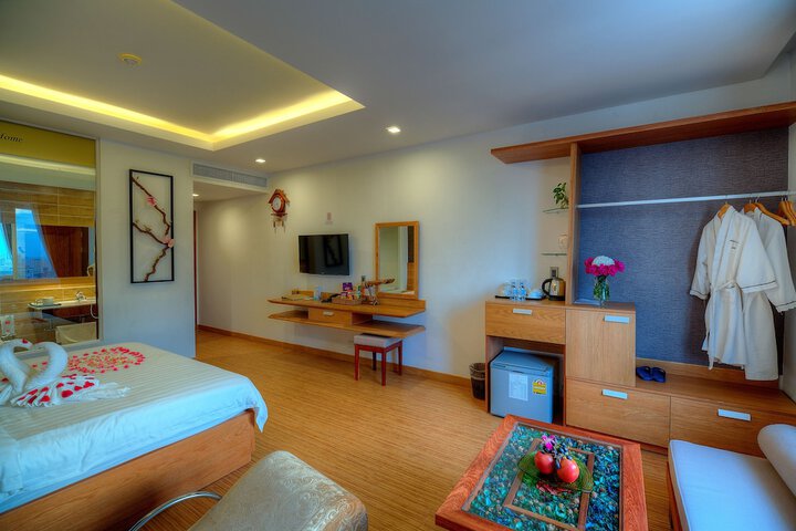 Room 14 of 96