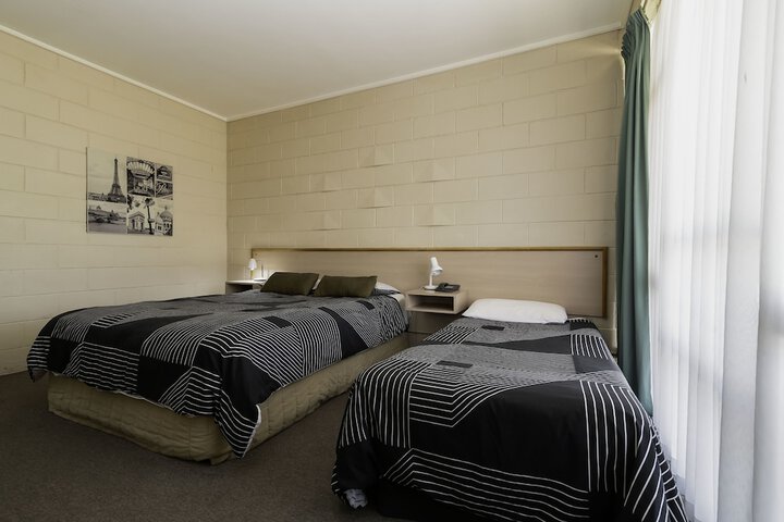 Room 13 of 48