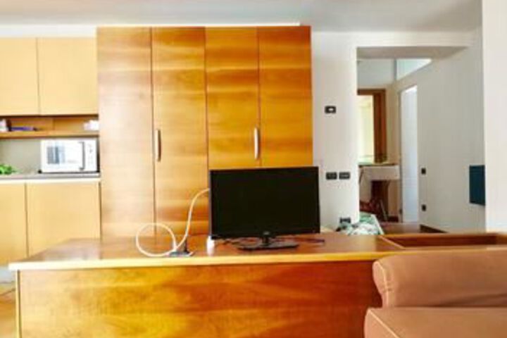 Room 10 of 11