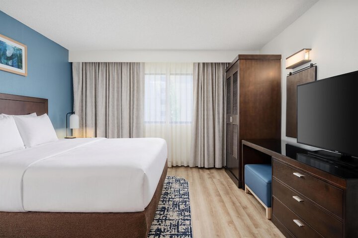 Room 33 of 107