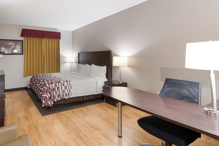 Superior King Bed (4 of 5)