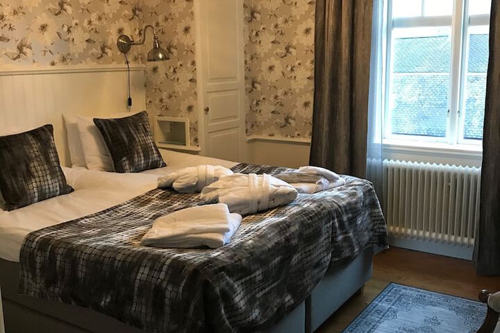 Room 7 of 35