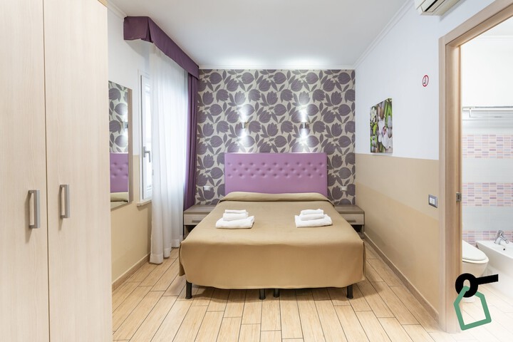 Room 16 of 34