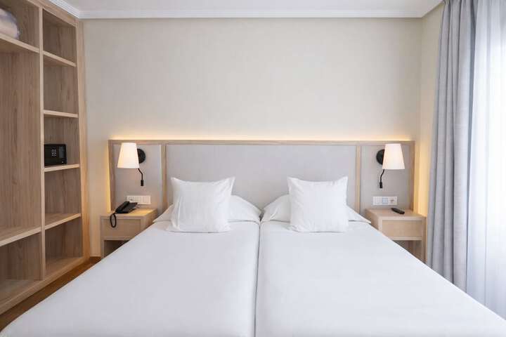 Room 13 of 65