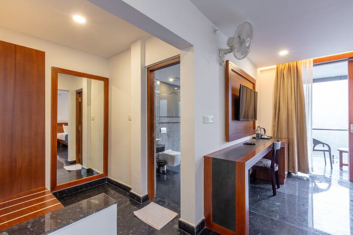 Room 10 of 84