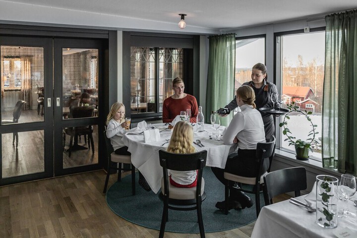 Dining 50 of 66