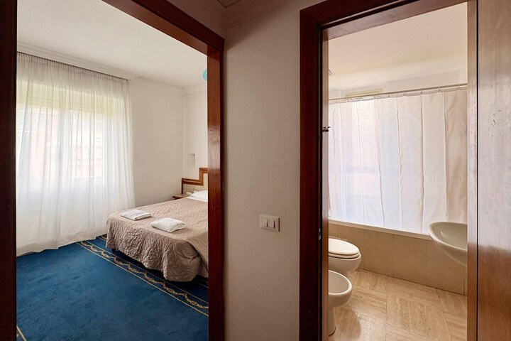 Room 42 of 72