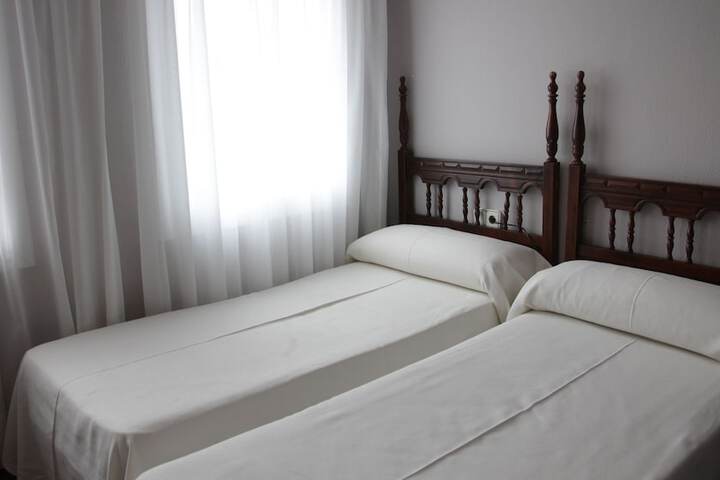 Room 3 of 68