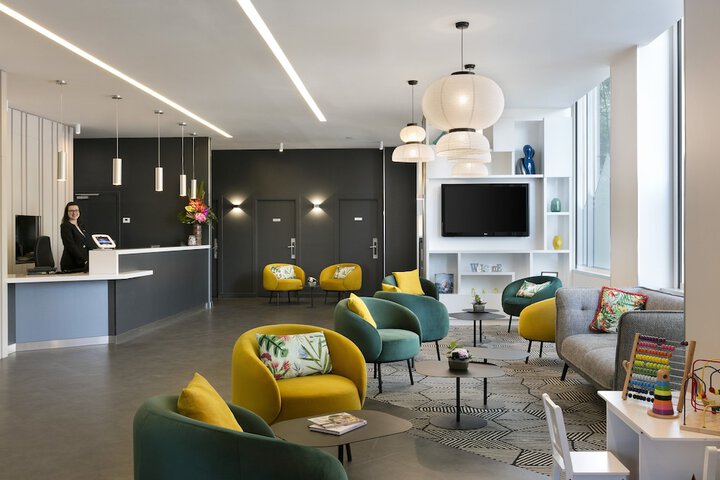 Entrance & Lobby