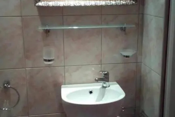 Room 8 of 23