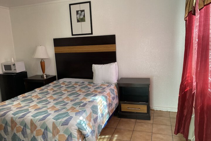Basic Double Bed (16 of 20)