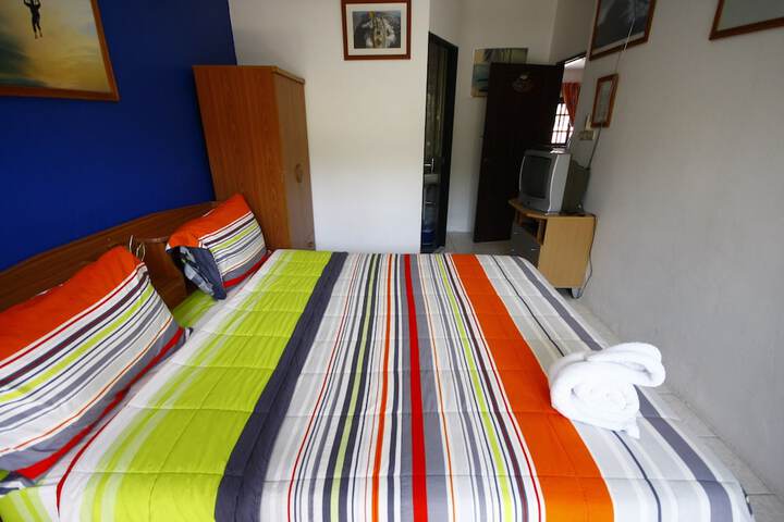 Room 8 of 30