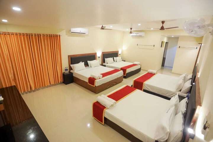 Room 12 of 19