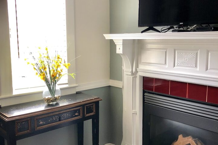 Room 10 of 25