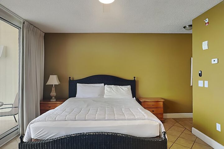 Room 25 of 217