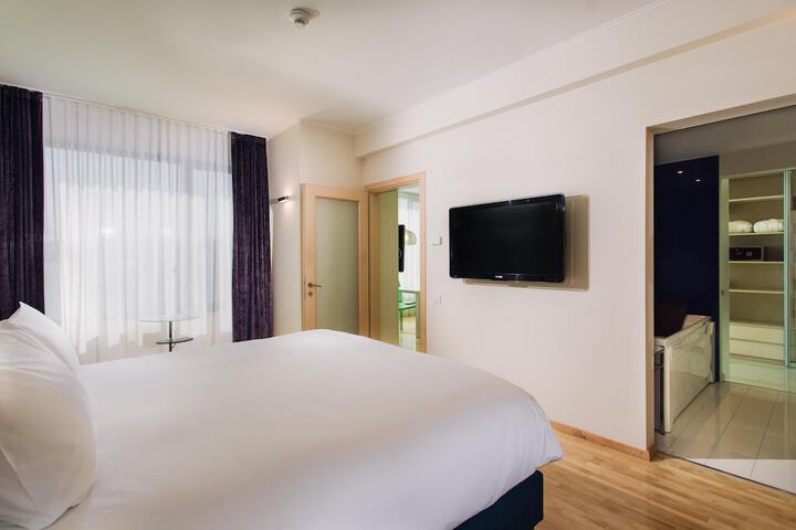 Room 21 of 86