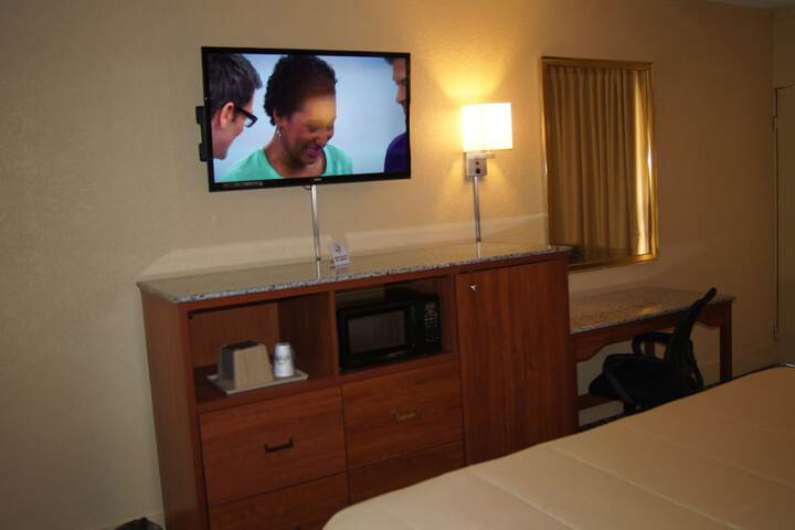 Room 18 of 101