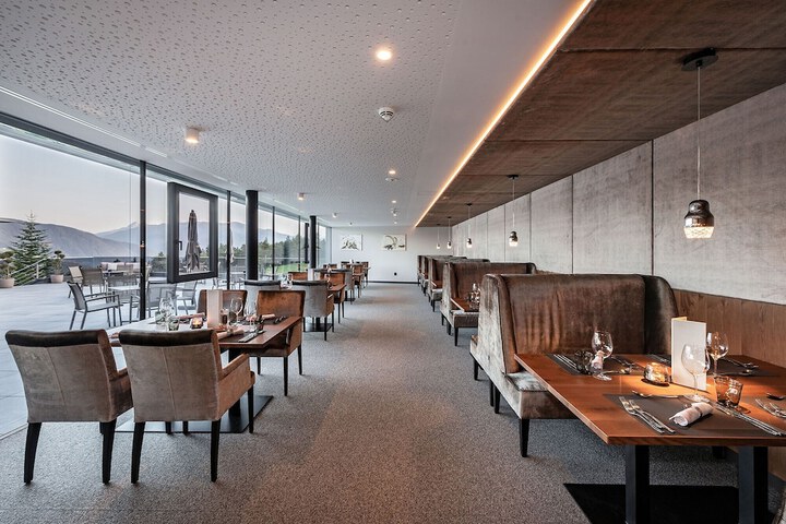 Dining 69 of 106