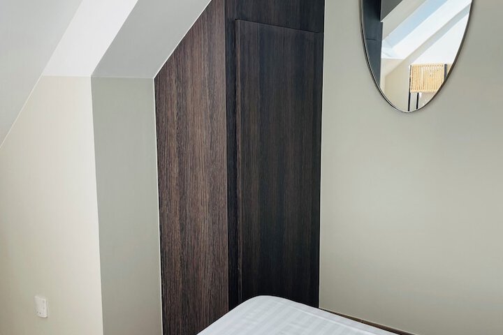 Room 50 of 153