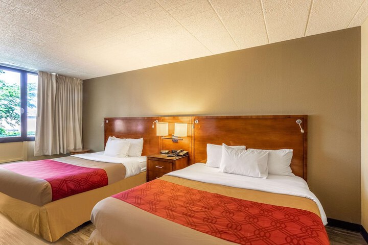Room 10 of 31