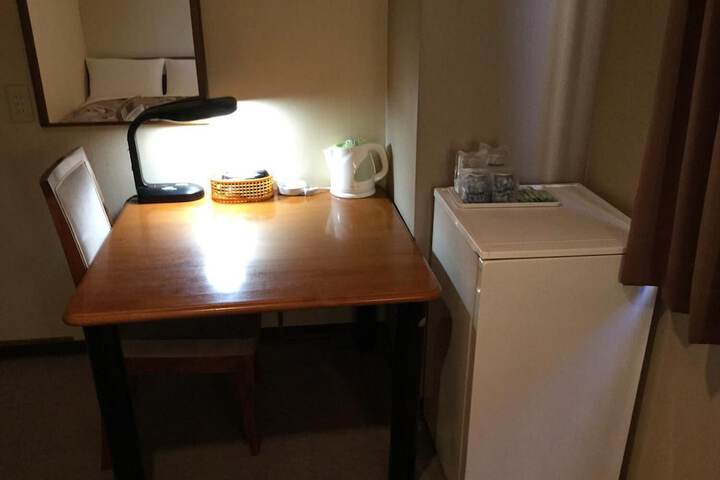 Room 16 of 40