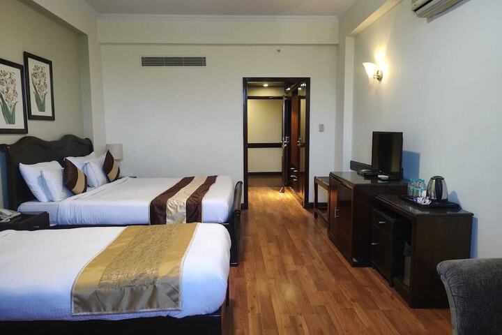 Room 11 of 22