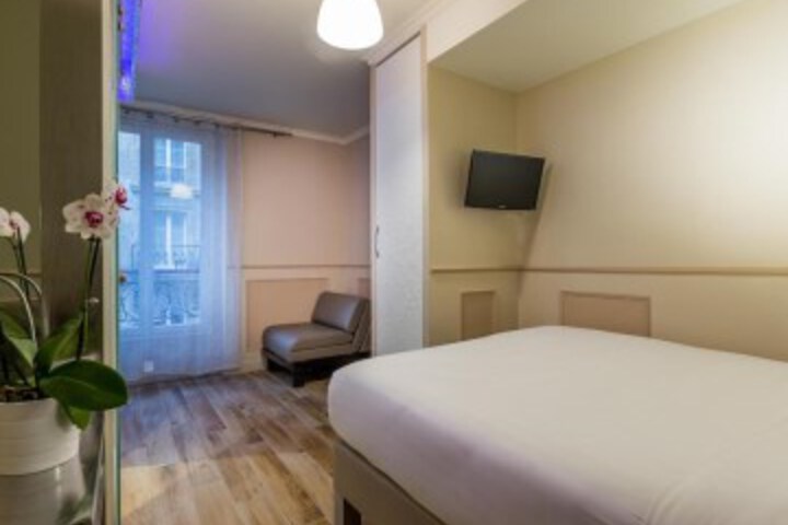 Room 13 of 60