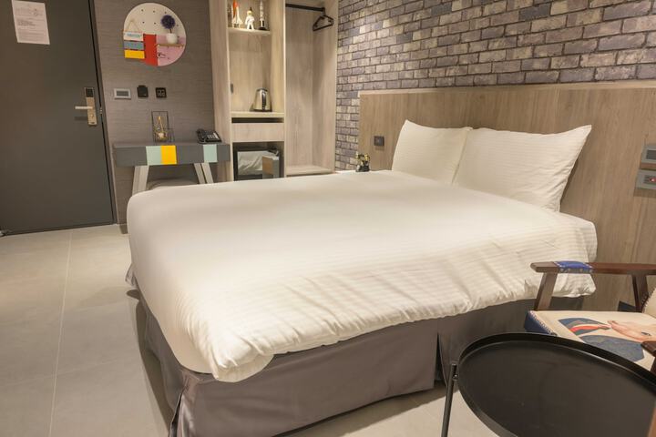 Room 53 of 119
