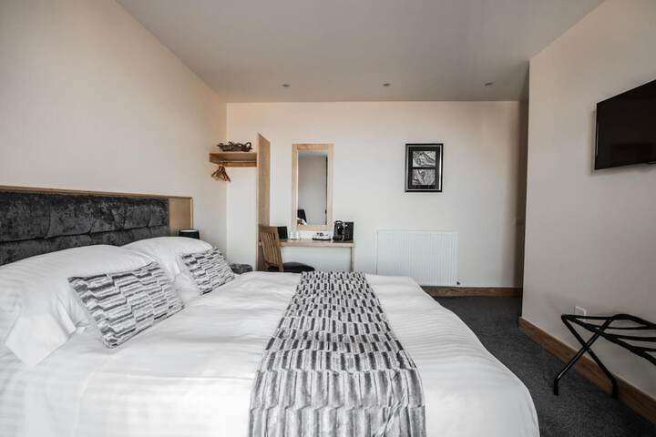 Room 13 of 34