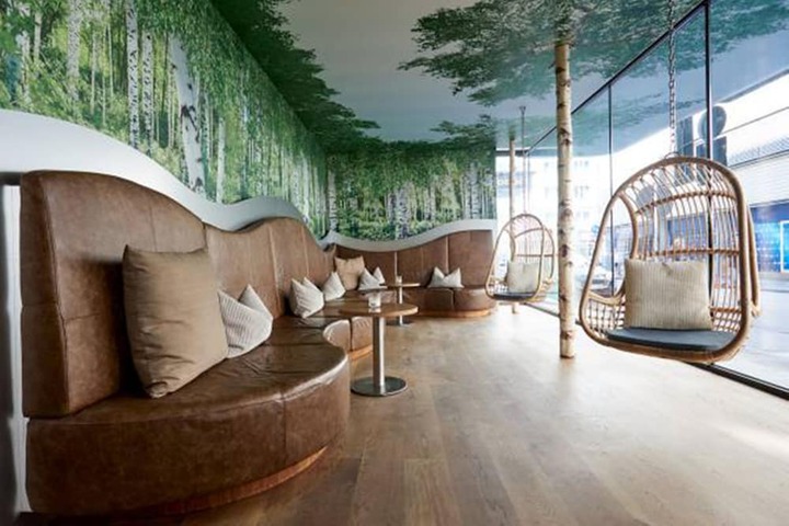 Entrance & Lobby