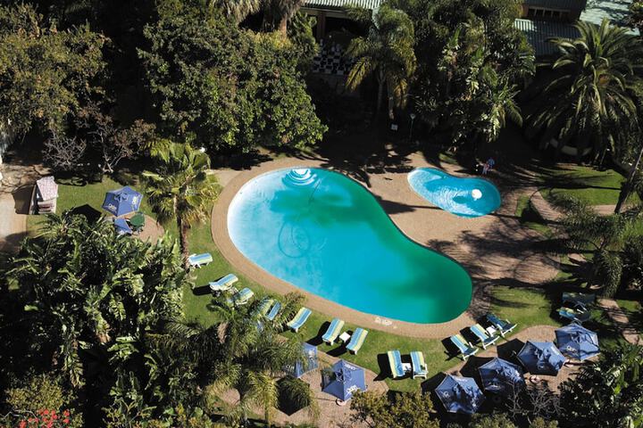 Pool 41 of 64