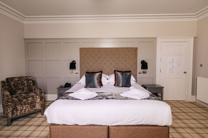 Room 10 of 84