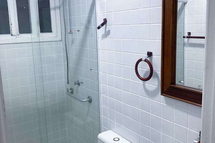 Room 4 of 94