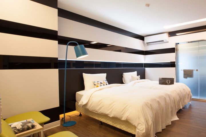 Room 15 of 82