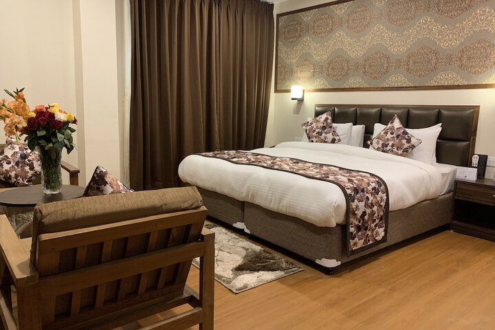 Room 11 of 26