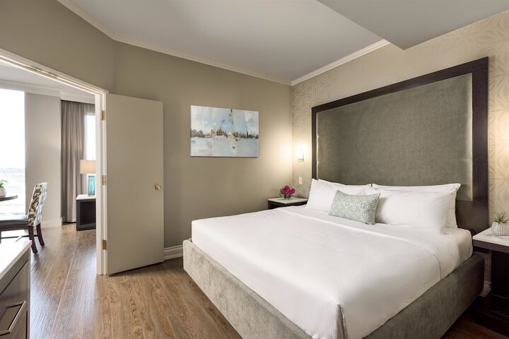 Room 9 of 37