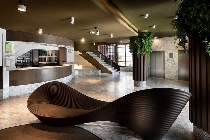 Entrance & Lobby
