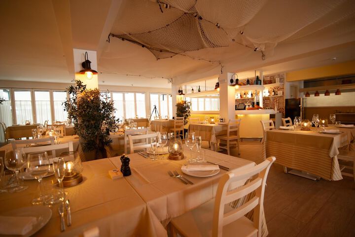 Dining 177 of 313