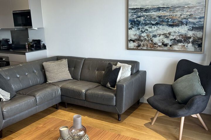 Lounge 21 of 40