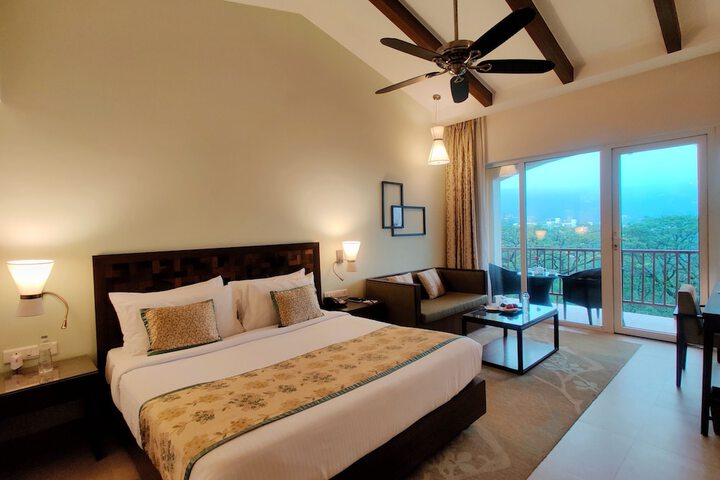 Room 28 of 194