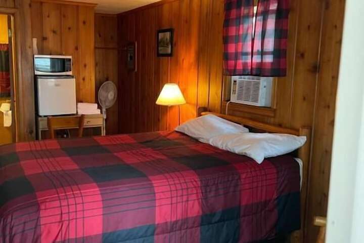 Room 3 of 20